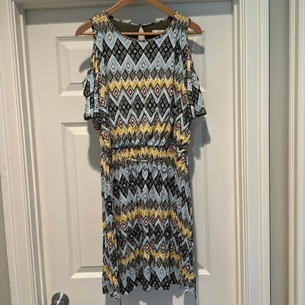 Loft cold shoulder ikat design cold shoulder dress. Jersey. Size L